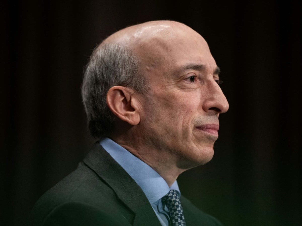 Presidente da SEC renuncia e bitcoin se aproxima de US$ 100 mil - SWI  swissinfo.ch