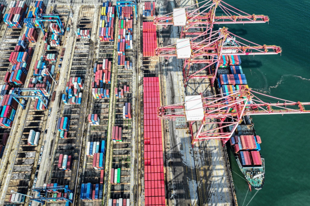 10月の中国の輸出は2年ぶりの速いペースで増加