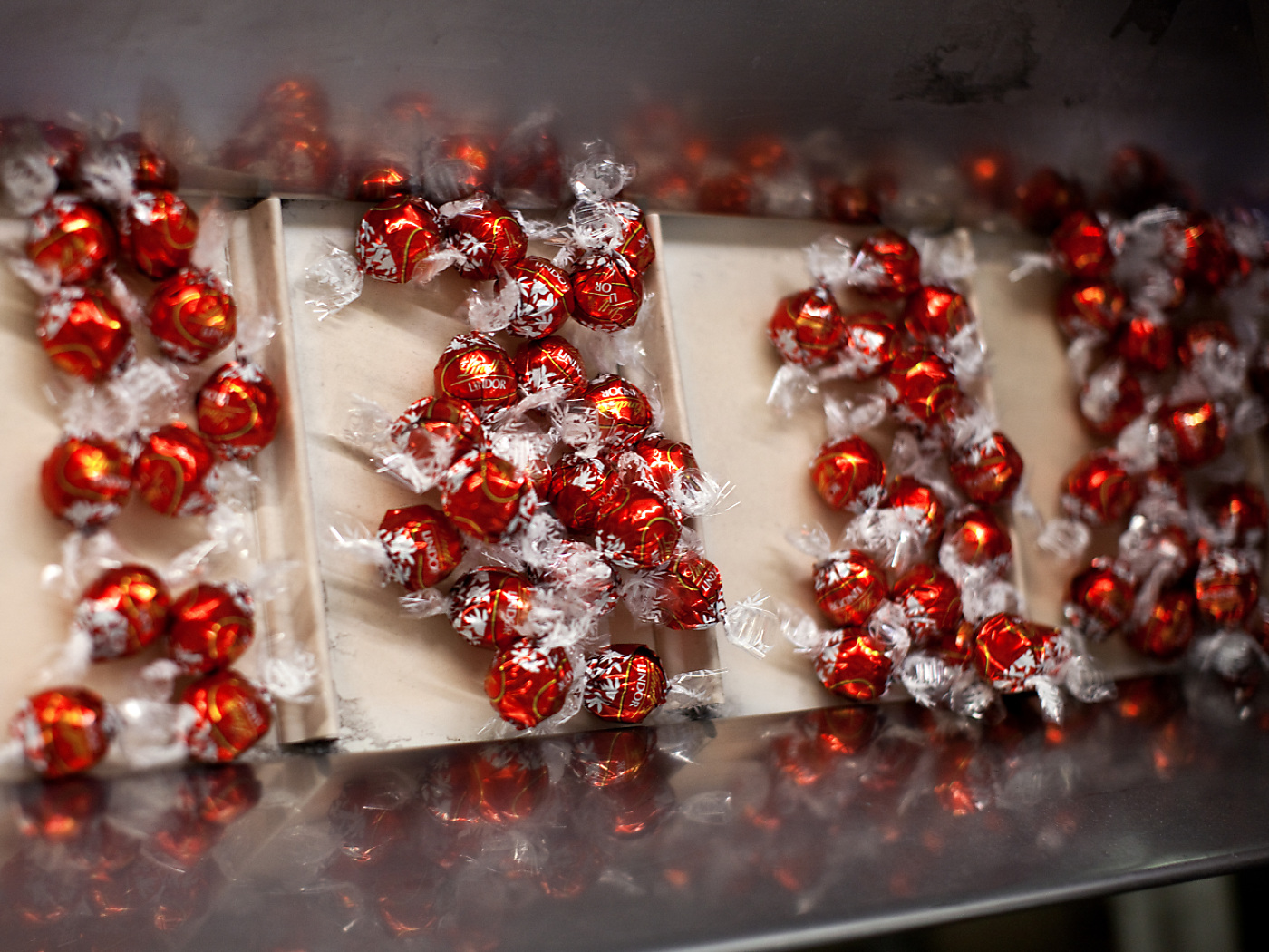 Lindt&Sprüngli takes action against Aldi Suisse for Lindor imitation