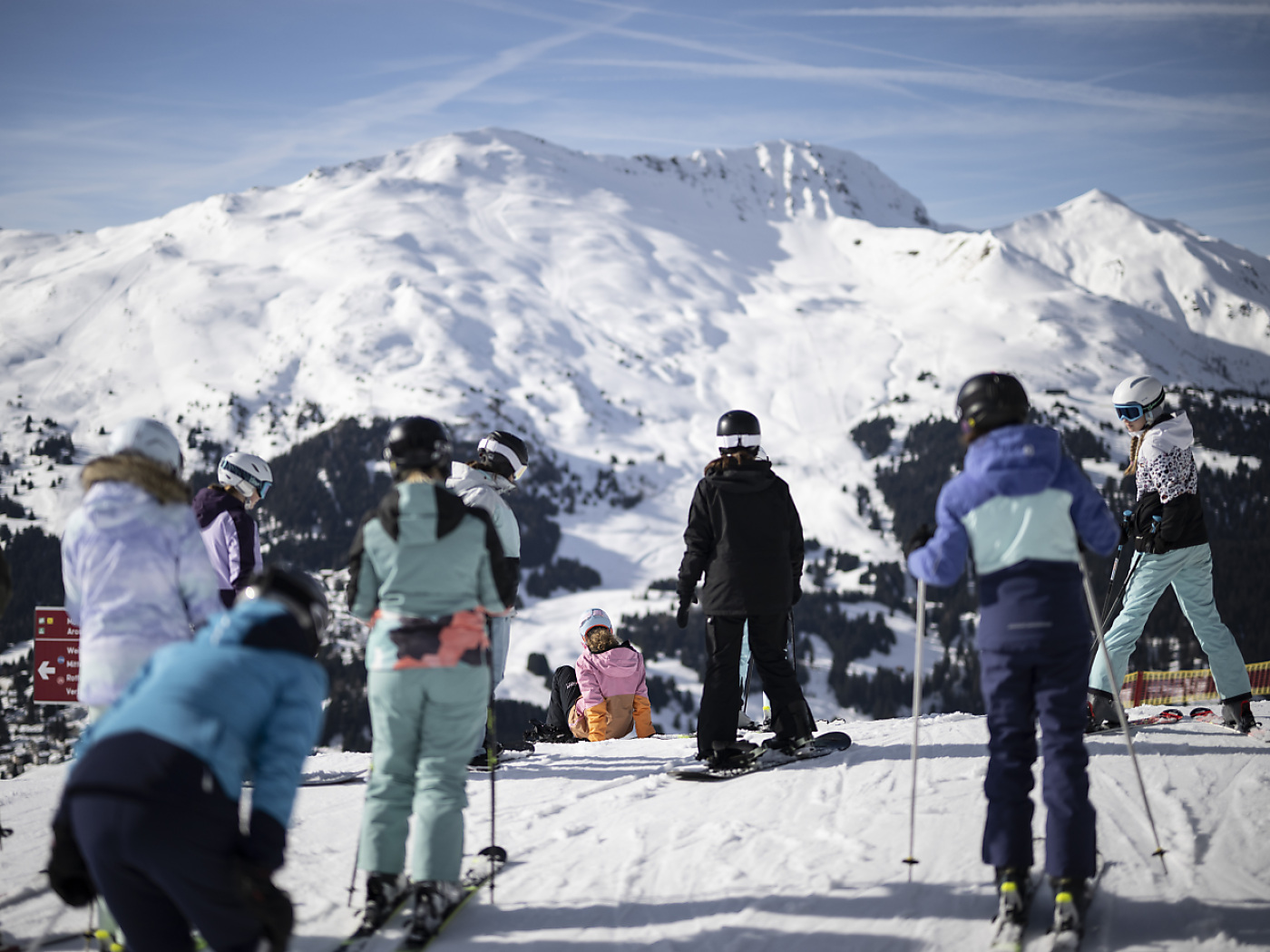 14,000 deployments of piste rescue services following snow sports accidents