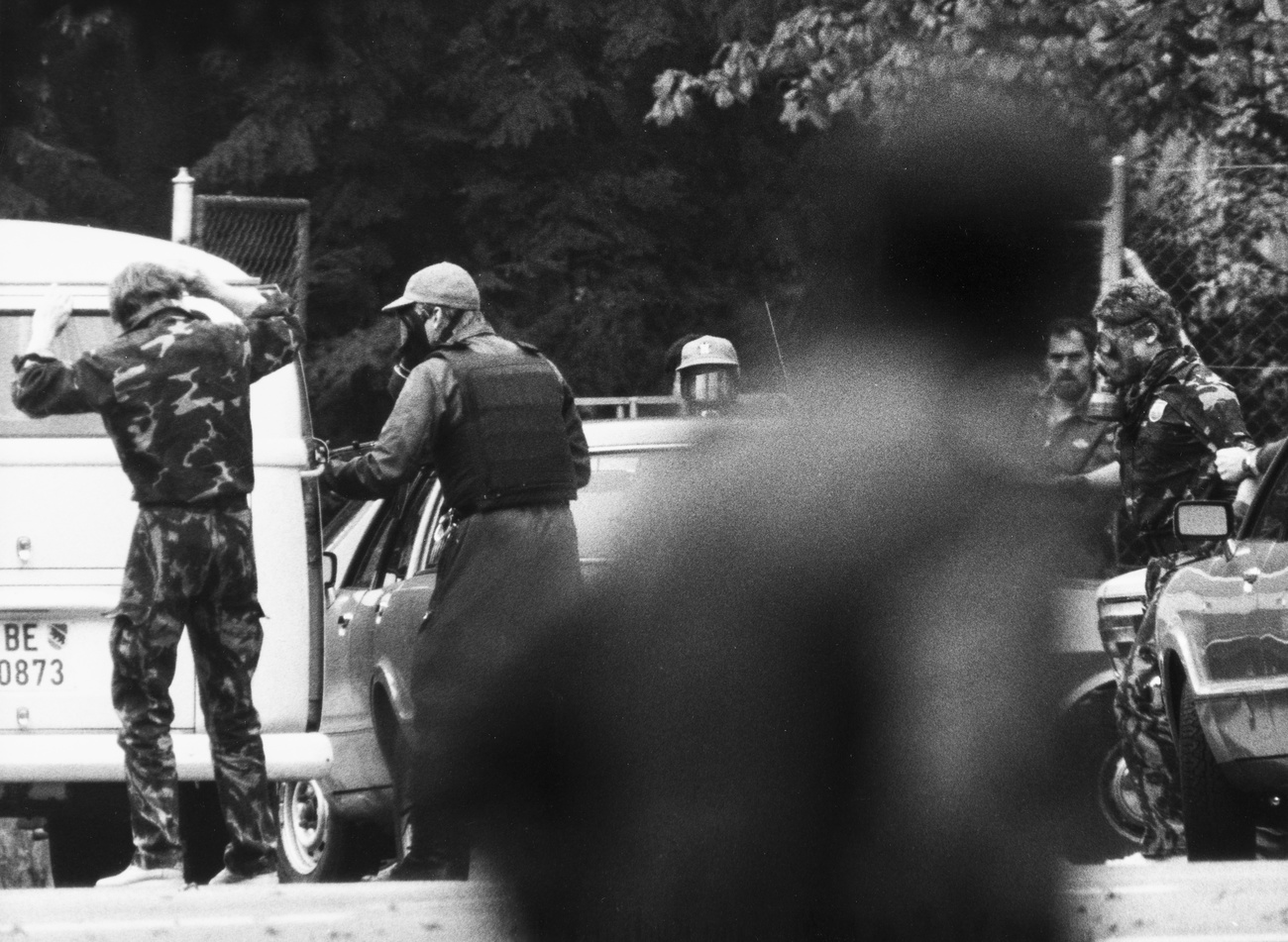 On 9 September 1982, special forces from the "Stern" special unit arrest two of the hostage-takers in camouflage suits who had occupied the Polish embassy in Bern since 6 September 1982 and taken 13 people hostage. The occupiers were Poles in exile.