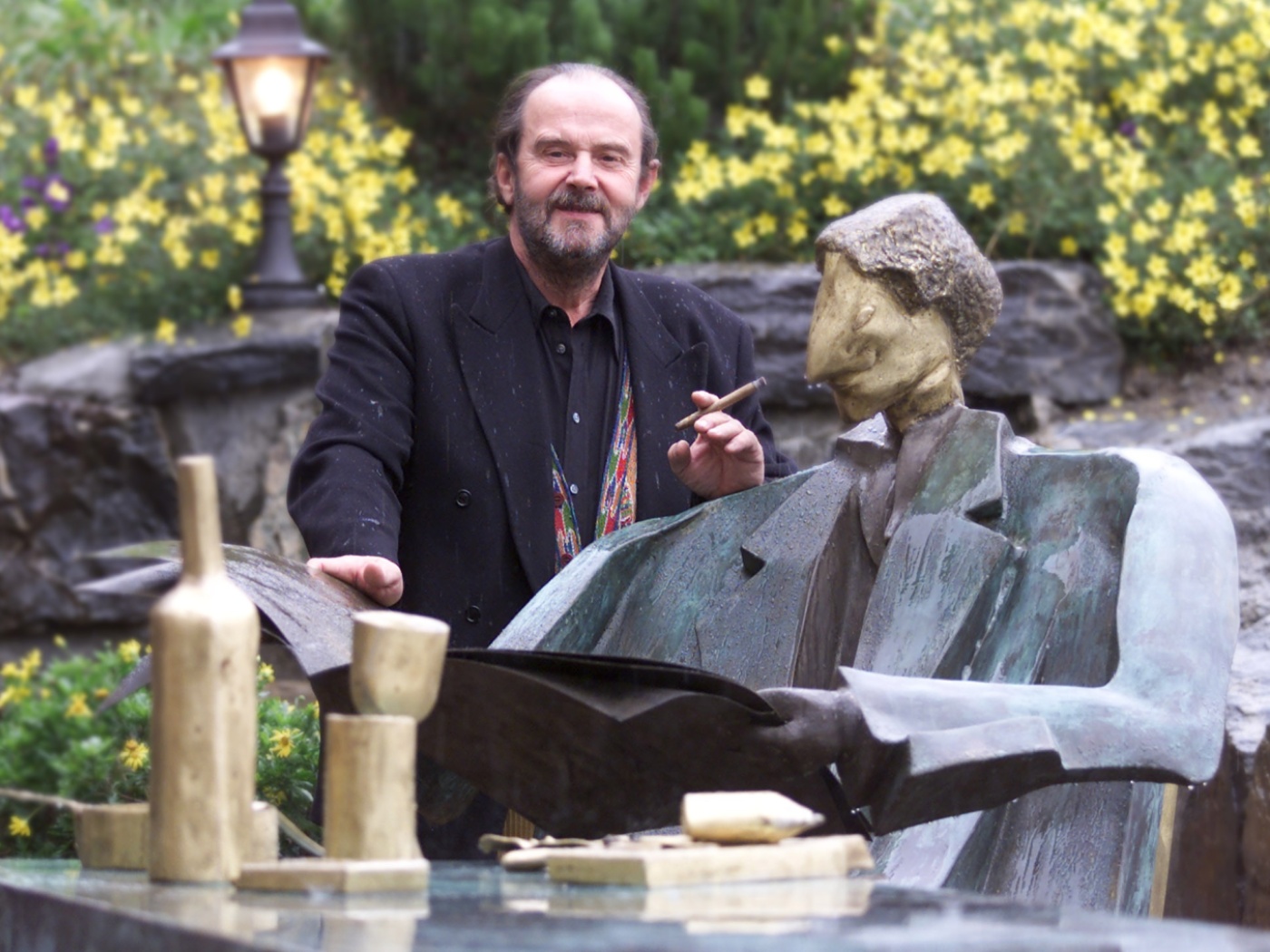 Swiss sculptor Kurt Laurenz Metzler dies