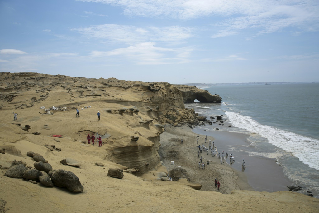 Perú declara "emergencia ambiental" por un derrame de petróleo en el mar - SWI swissinfo.ch