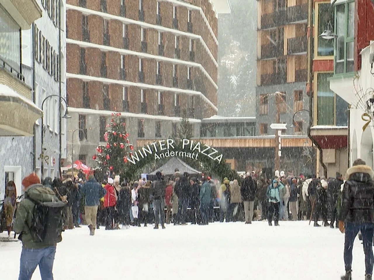 Sawiris organised a village festival on Saturday afternoon to mark the opening of the new shopping mile. According to Andermatt Swiss Alps, around 1000 people attended.