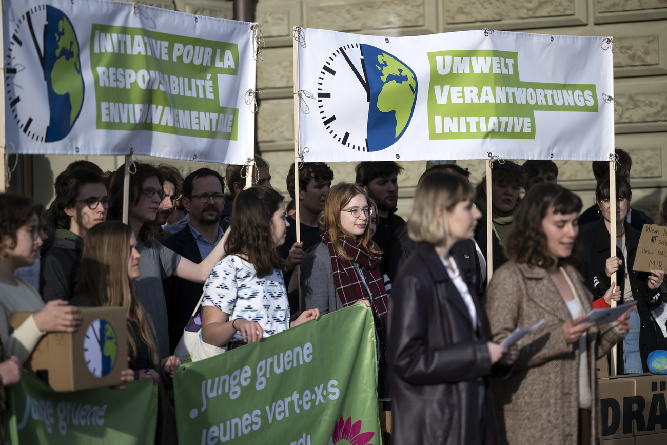 The Young Greens, pictured here at the launch of the environmental responsibility initiative, want to force the economy to respect the planet's limits.