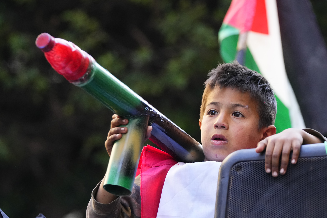 Szene am Rand einer Hisbollah-Demonstration in Beirut, März 2024.