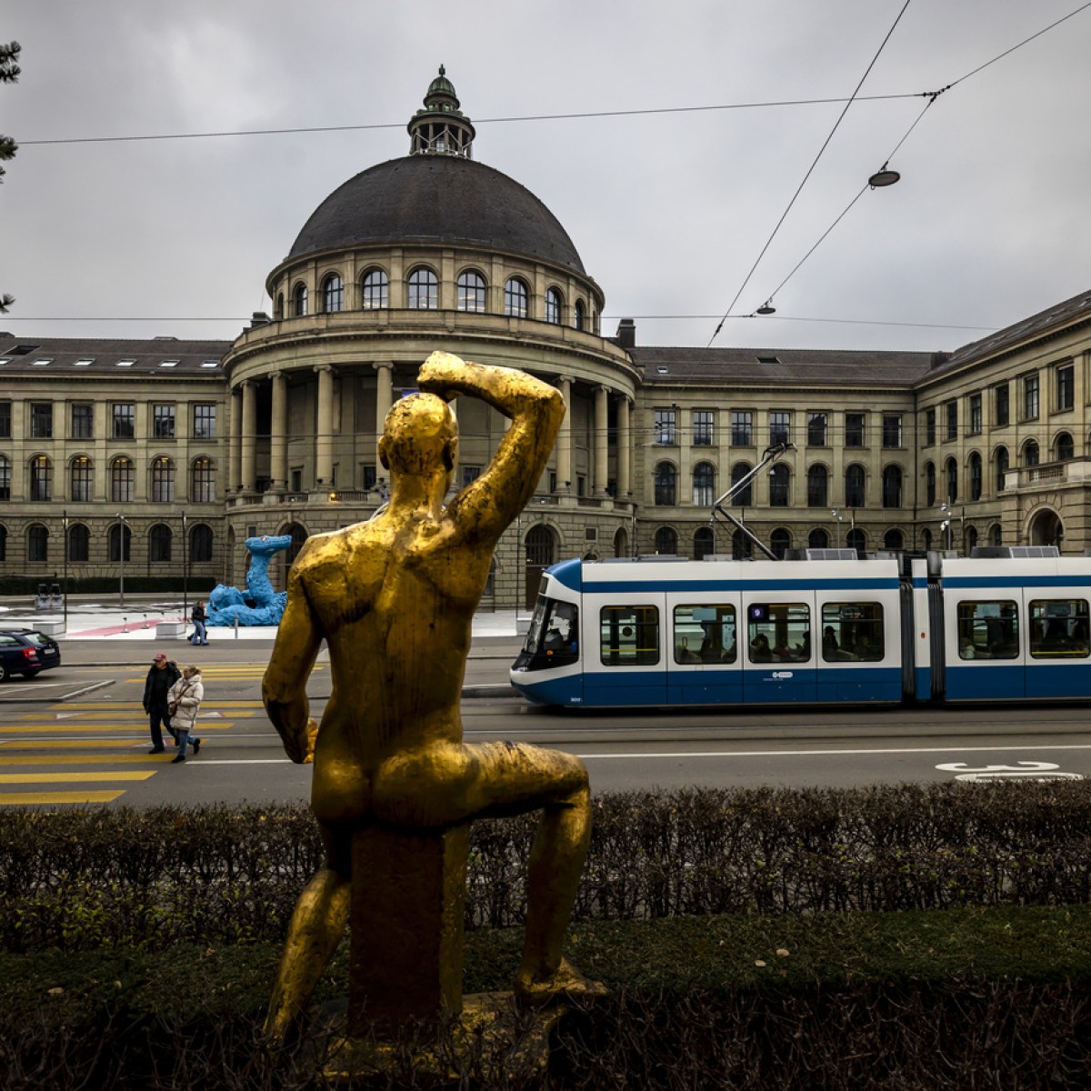 スイス名門大が中国人留学希望生をスクリーニング 学生から強い批判 - SWI swissinfo.ch