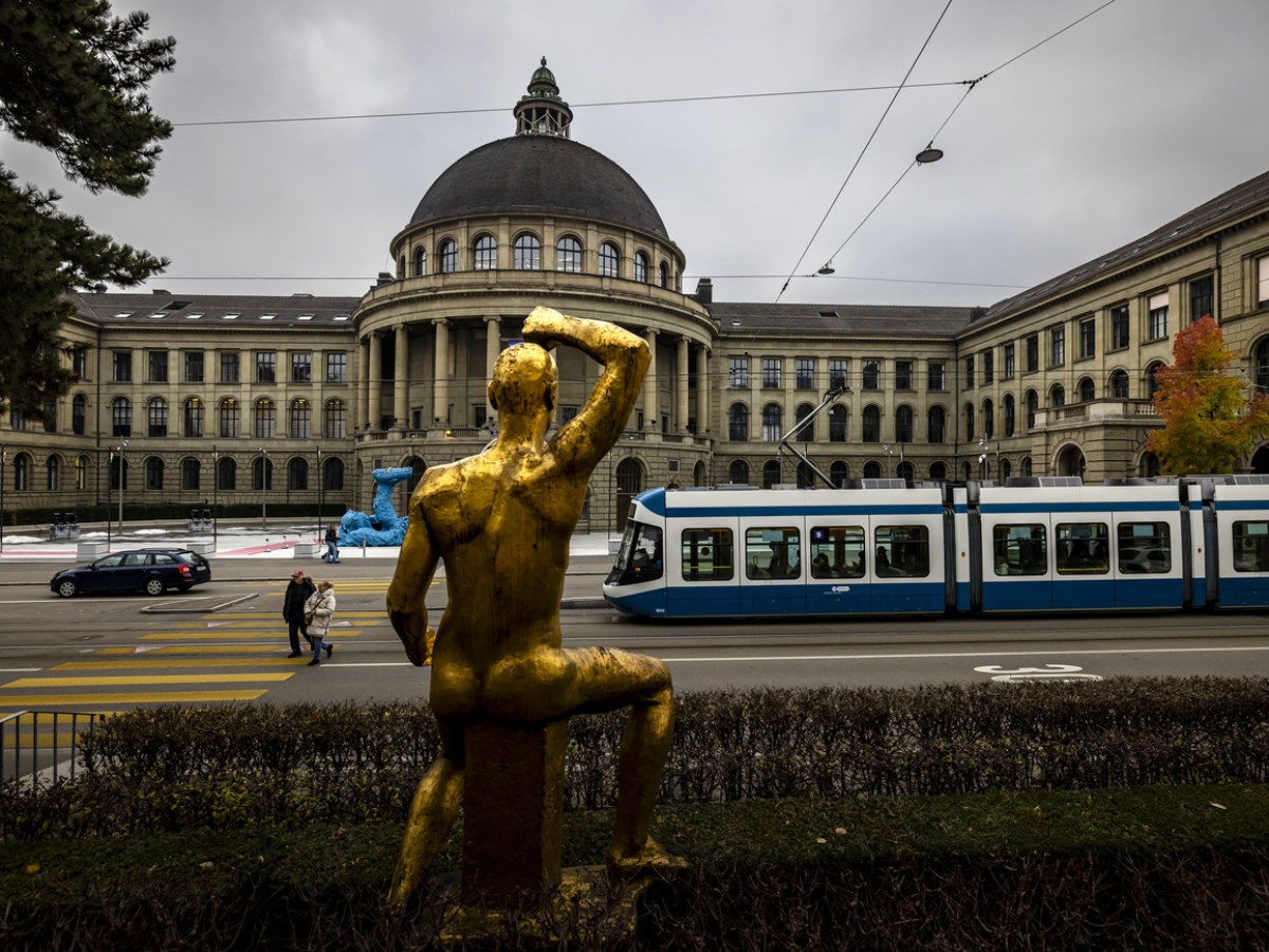 スイス名門大が中国人留学希望生をスクリーニング 学生から強い批判 - SWI swissinfo.ch