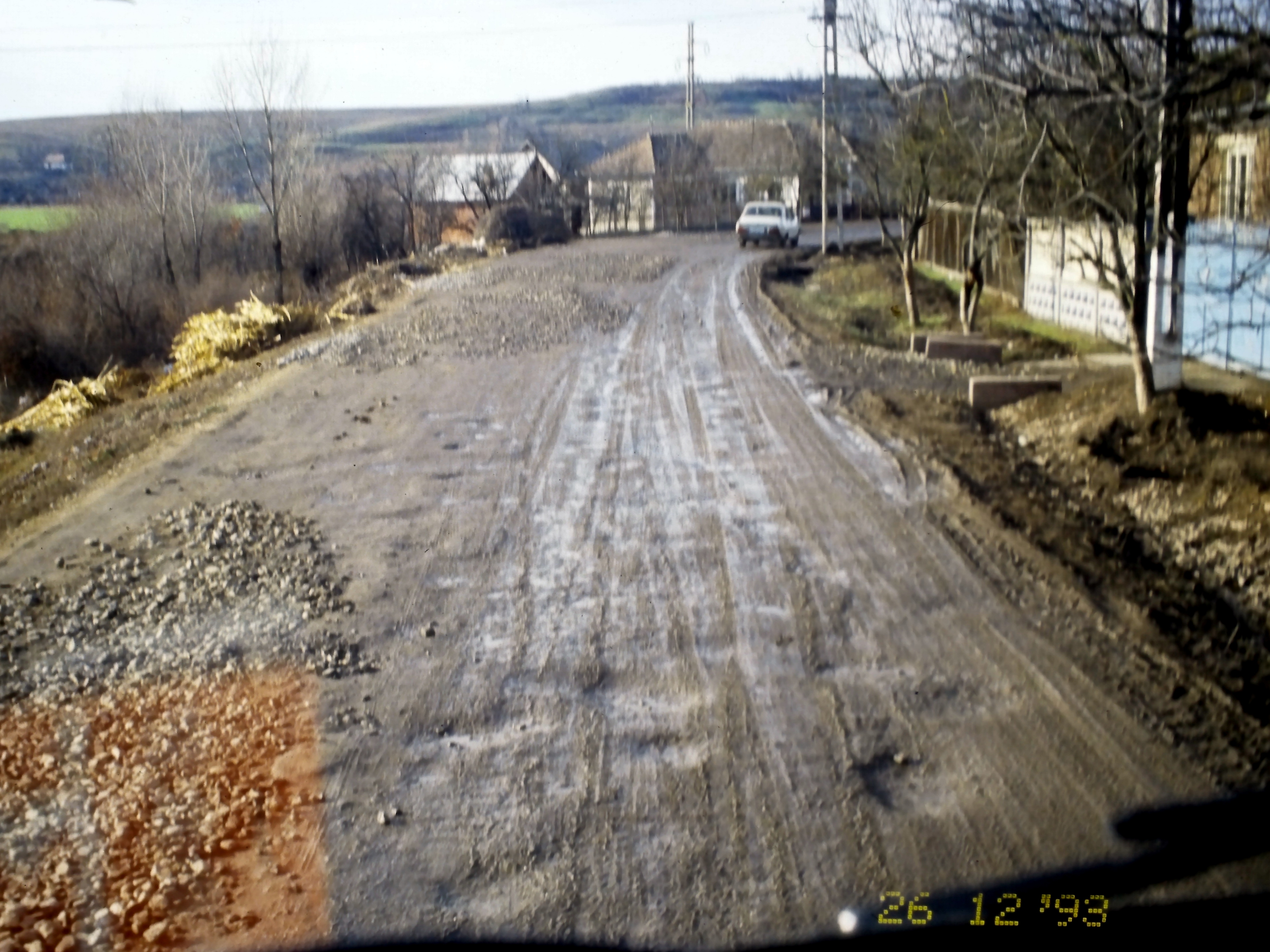 Sulla strada da Gherla ad Alunis. La foto è datata 26 dicembre 1993.