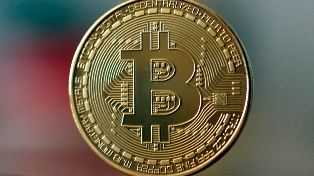 Campaigners want Swiss central bank to hold bitcoin in reserves - SWI  swissinfo.ch