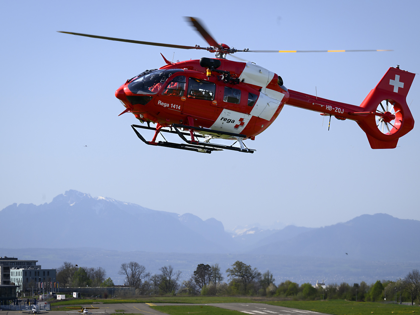 Rega rescue flights in high demand over Christmas - SWI swissinfo.ch