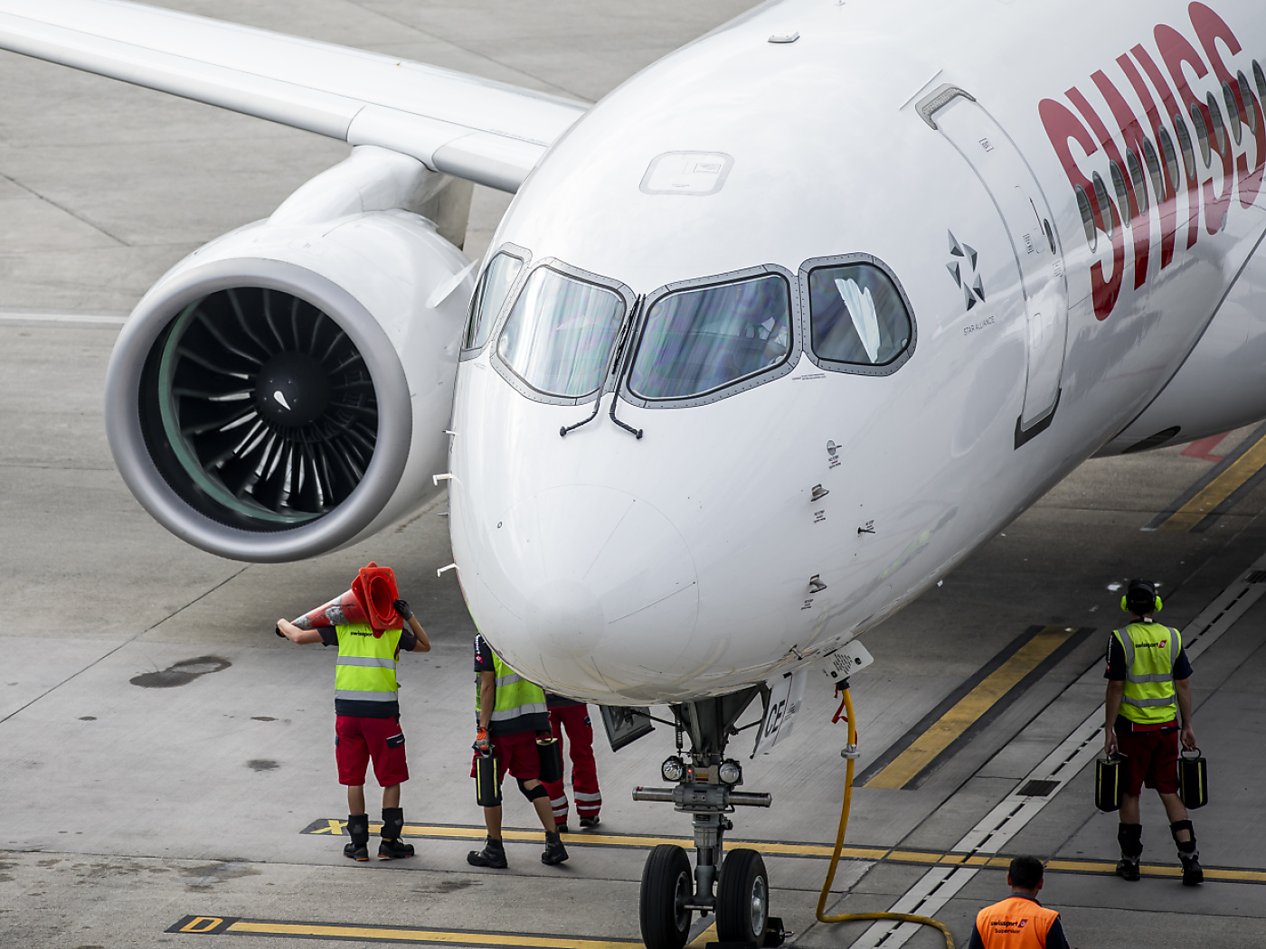 Показує двигун Swiss-Airbus A220 "невідома схема несправності"