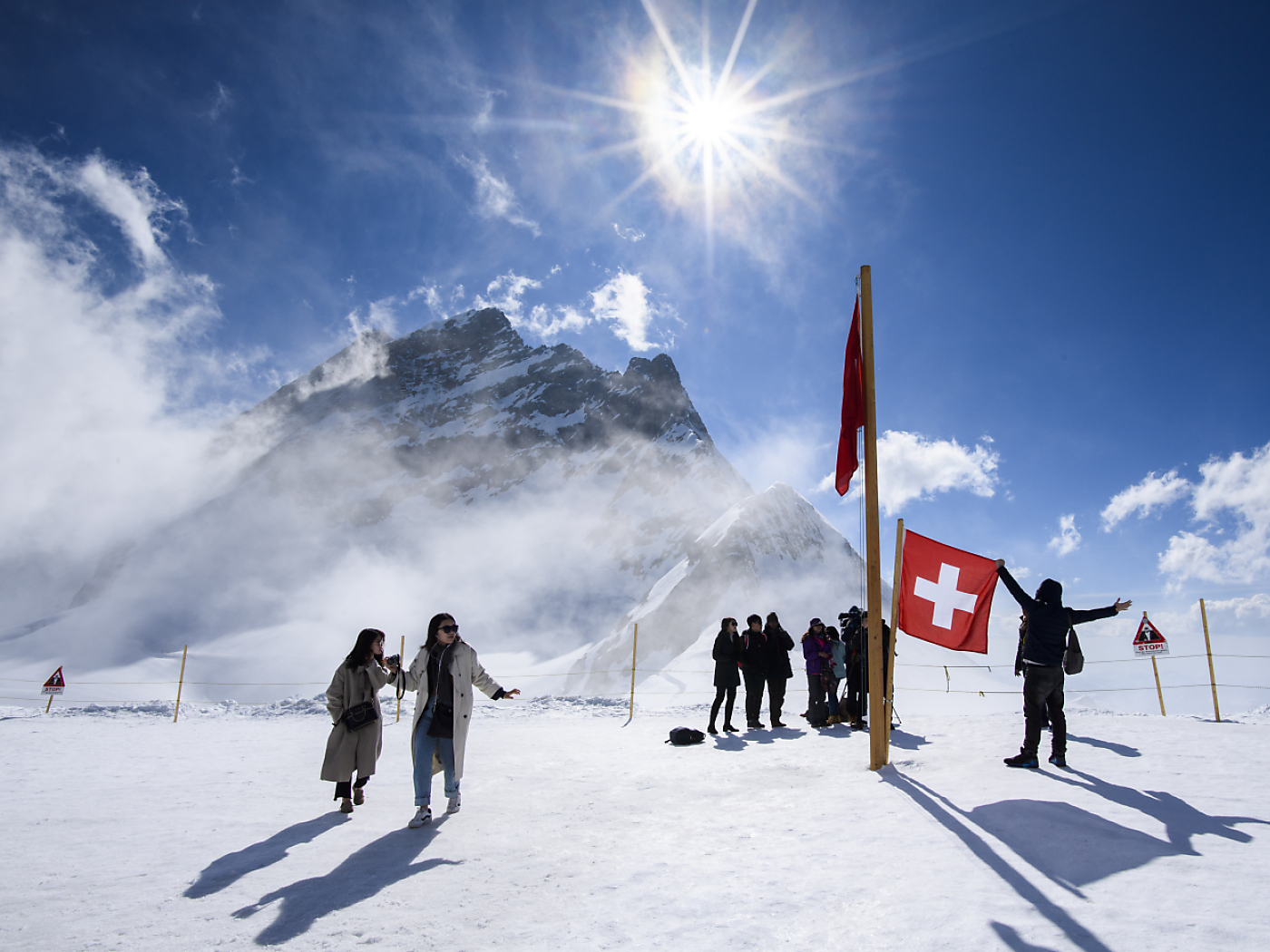 В 2024 году транспортная компания Jungfraubahn-Gruppe перевезла на «Вершину Европы» более одного миллиона человек.
