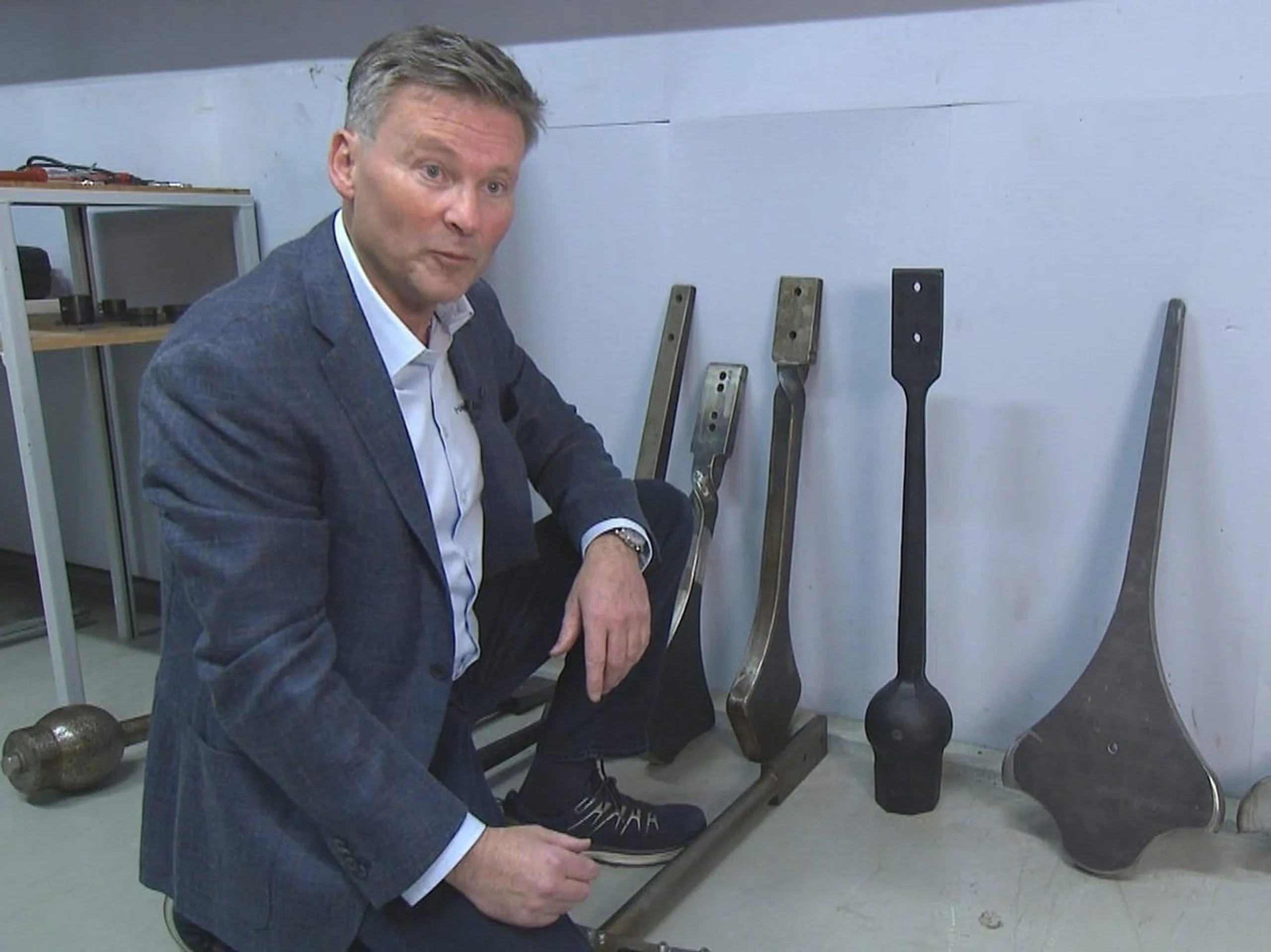 Church tower technician Thomas Muff has developed the so-called anchor clapper (far right), which, thanks to its unusual shape, ensures that the chime is almost 15 decibels quieter.