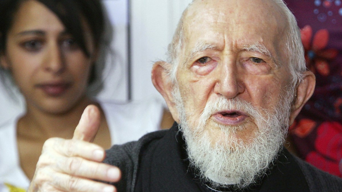 Le nouveau nom de la Fondation Abbé Pierre officiellement validé - SWI  swissinfo.ch