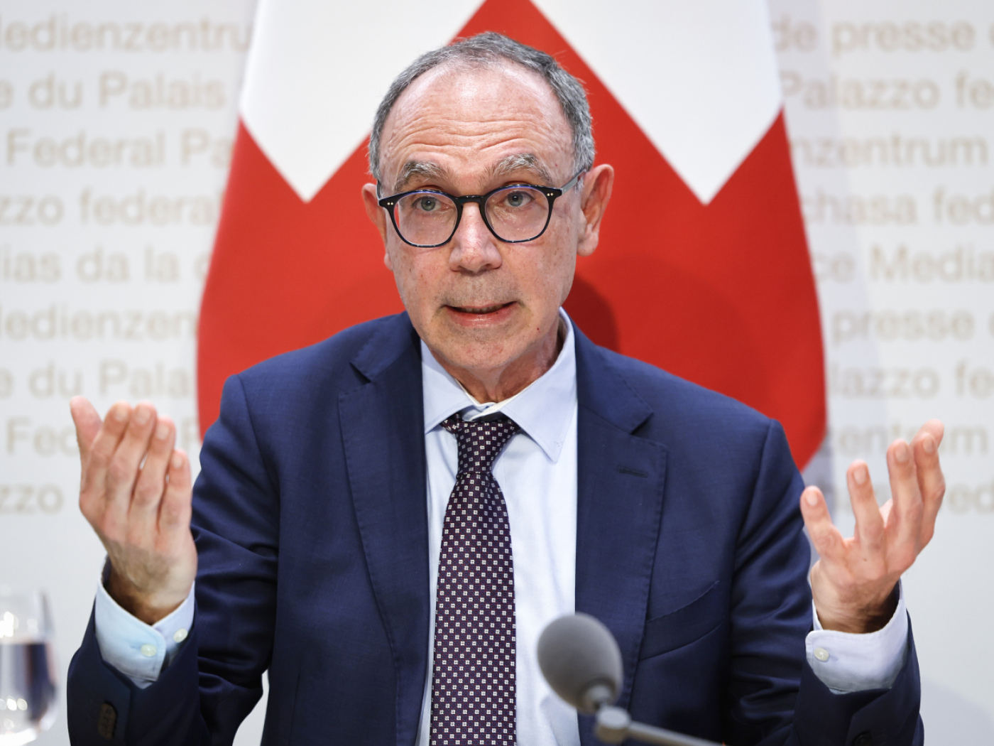 Federal Council Spokesperson Andrea Arcidiacono leaves the Federal Chancellery