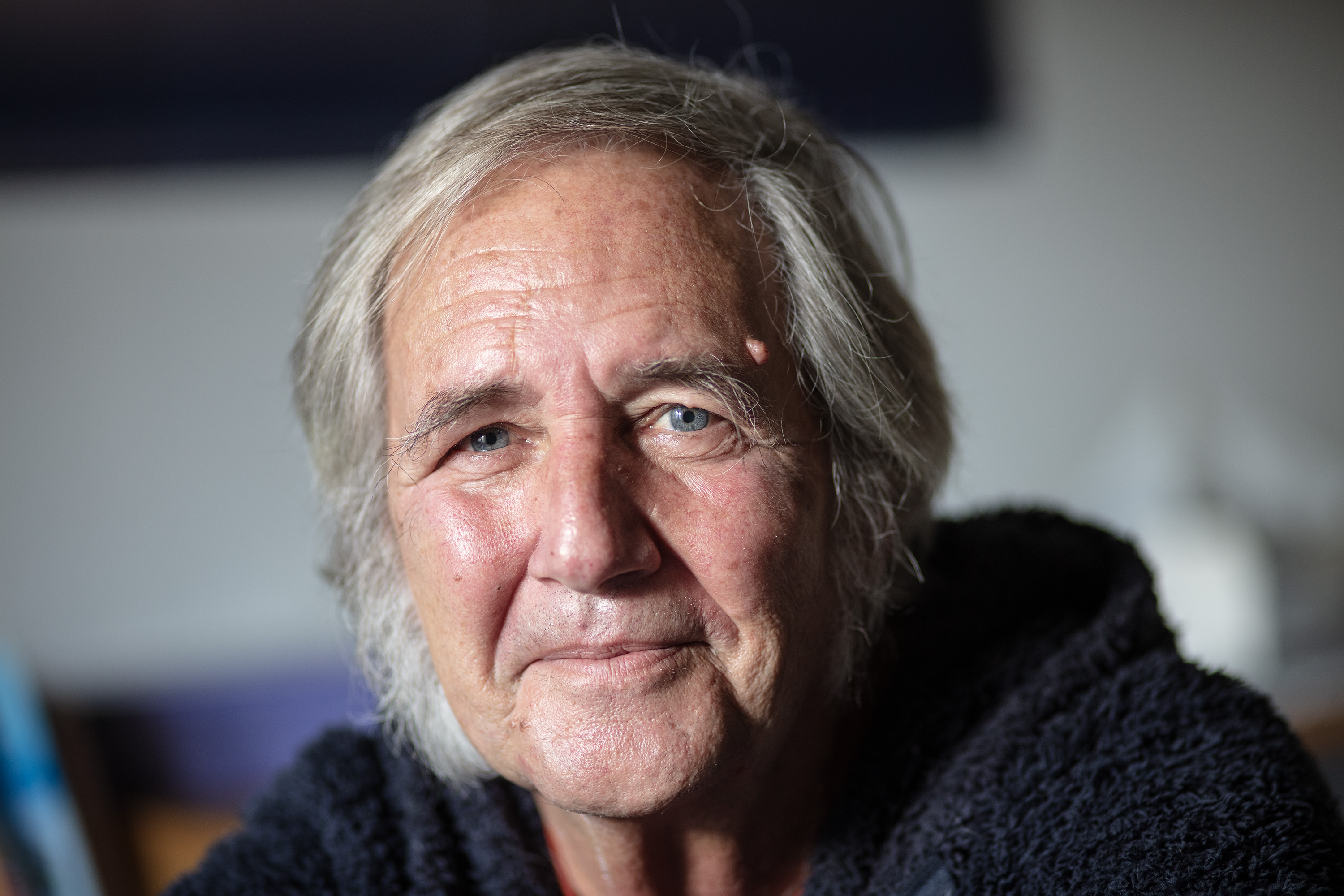 Dieter lächelt