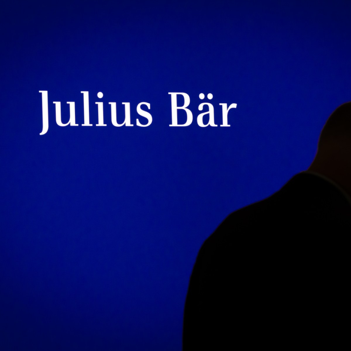 Georgian billionaire threatens to sue Julius Bär bank - SWI swissinfo.ch