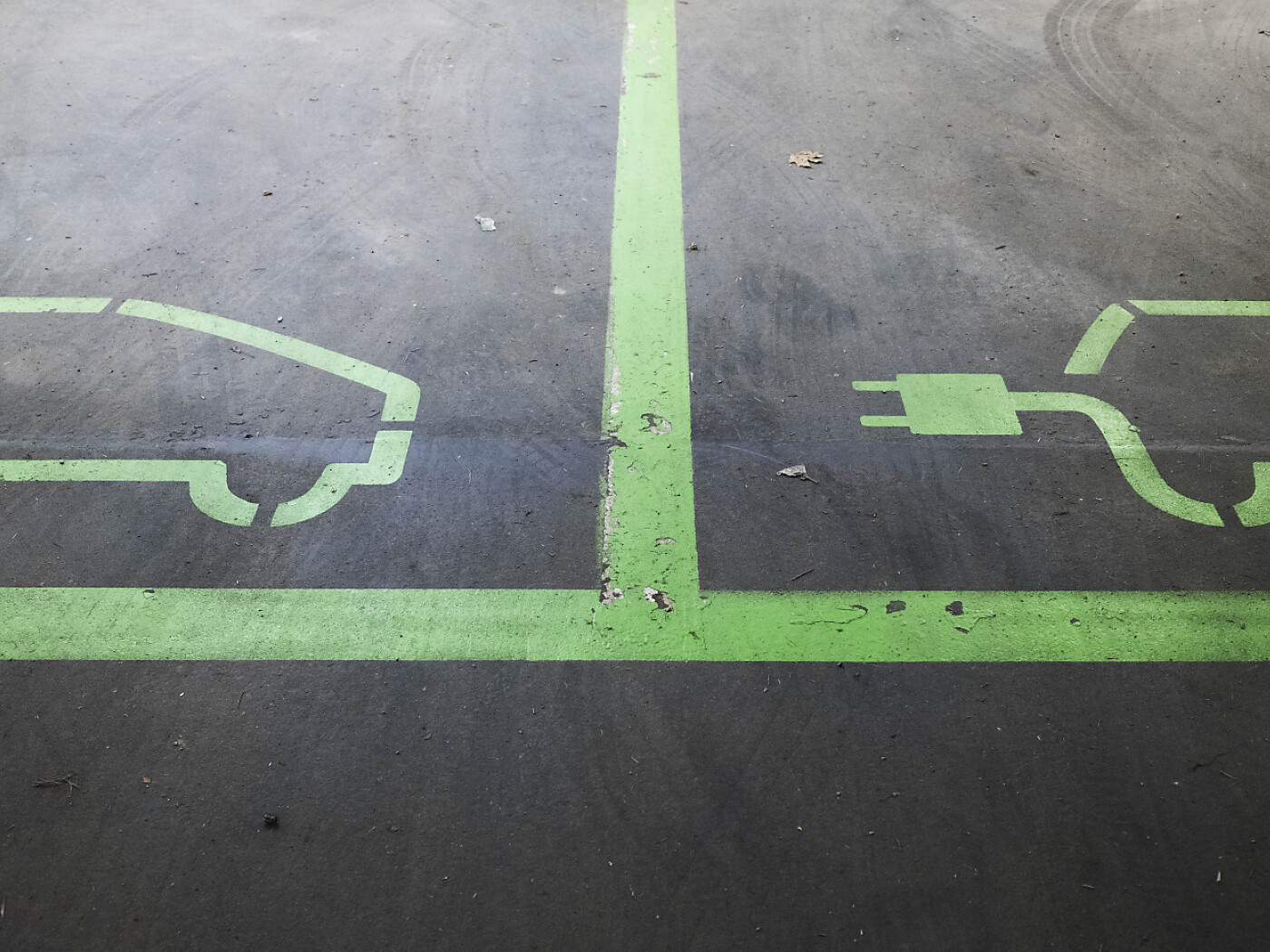 Growth in electric vehicle sales is flagging - SWI swissinfo.ch