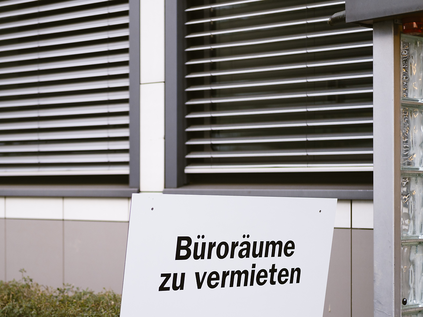 Demand in the Swiss office market continues to fall