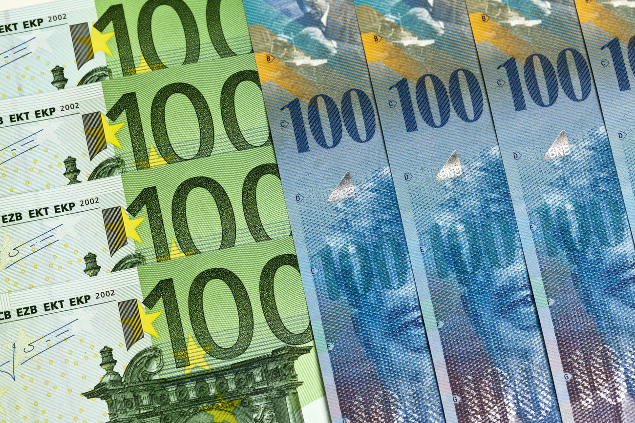 The European Union and Switzerland do not have the same currency, but they have close economic ties (illustration).