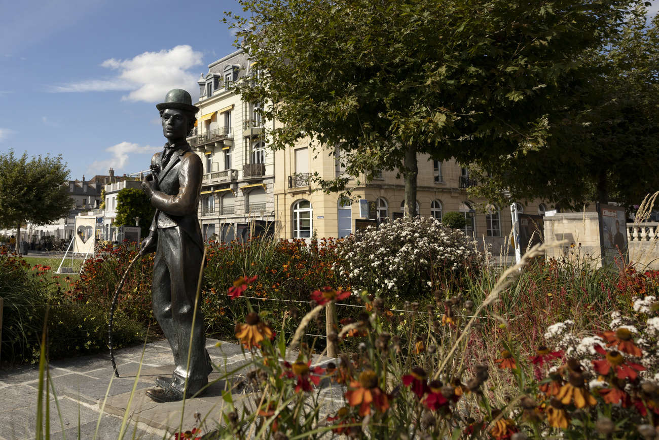 statua di charlie chaplin