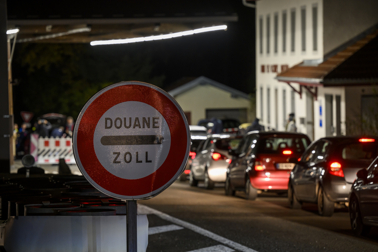 fila di auto