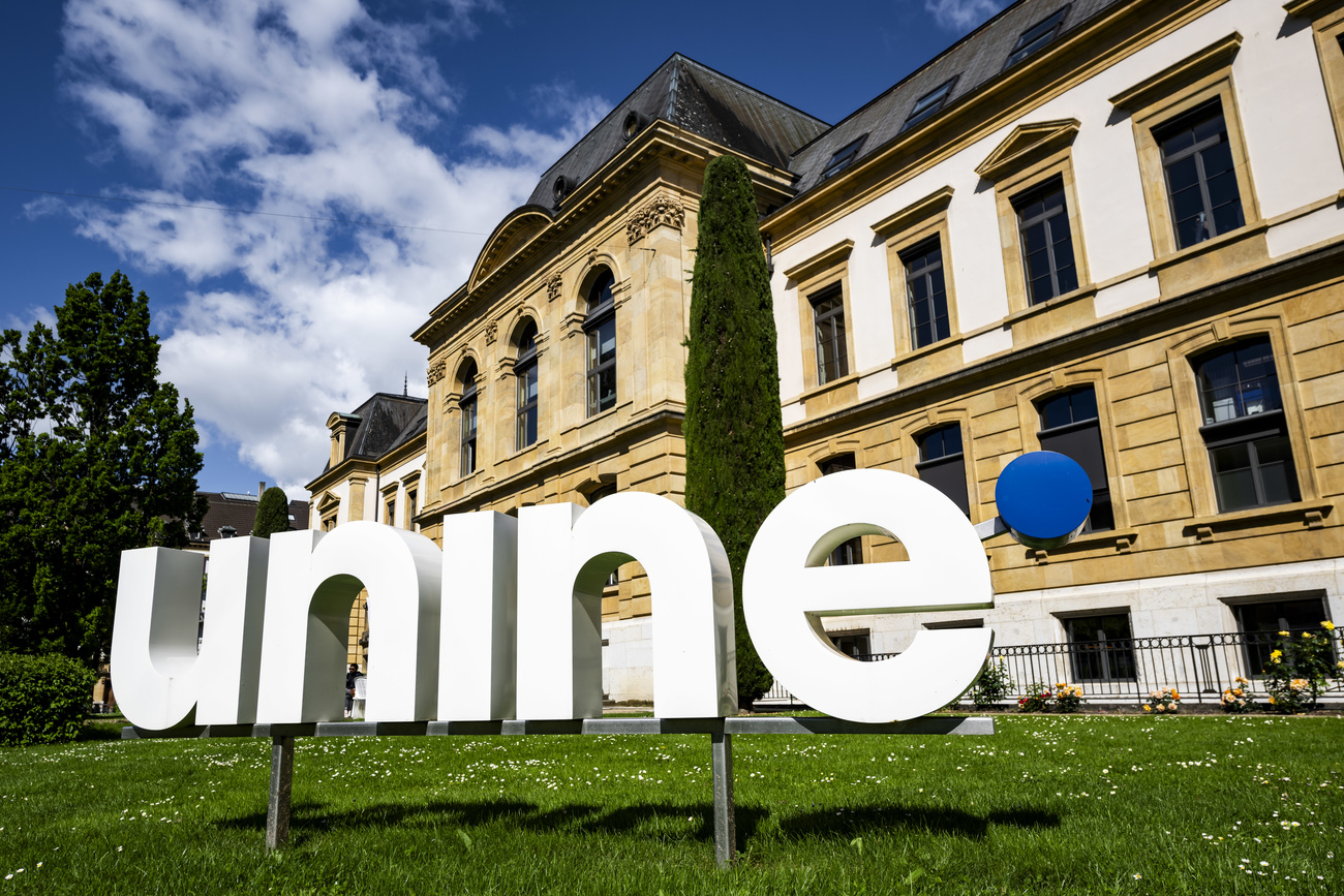 edificio università neuchatel