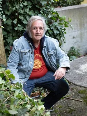 迪特爾在家附近的花園一角。