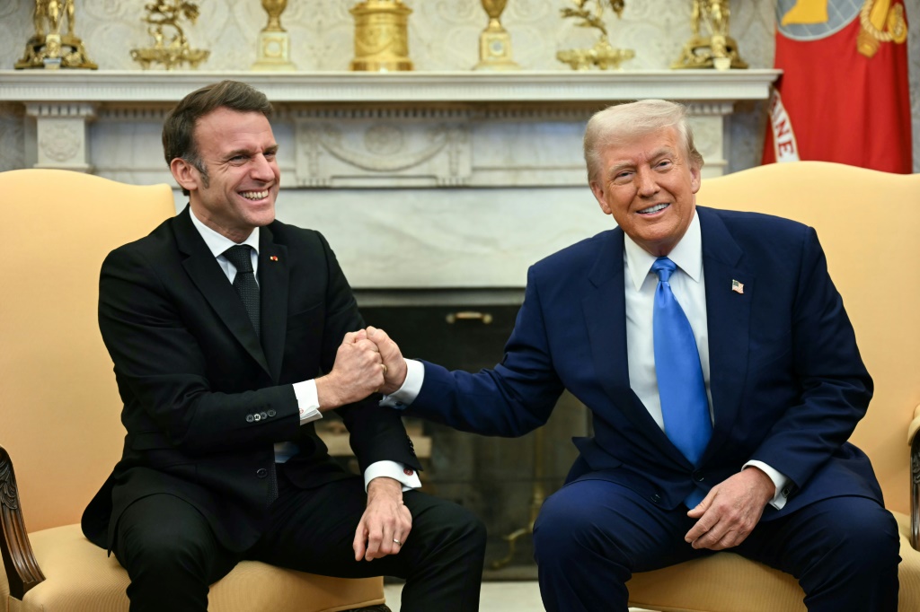 Macron y Trump prometen trabajar juntos por la paz en Ucrania - SWI swissinfo.ch