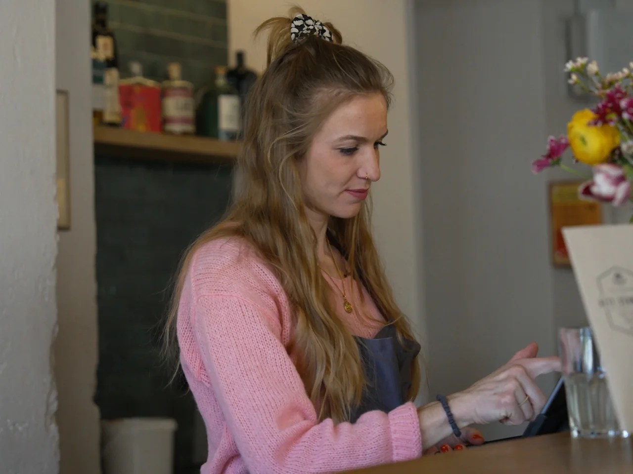 Anja Gilsenan used to work as a polydesigner. Today she runs a café in Steffisburg BE.