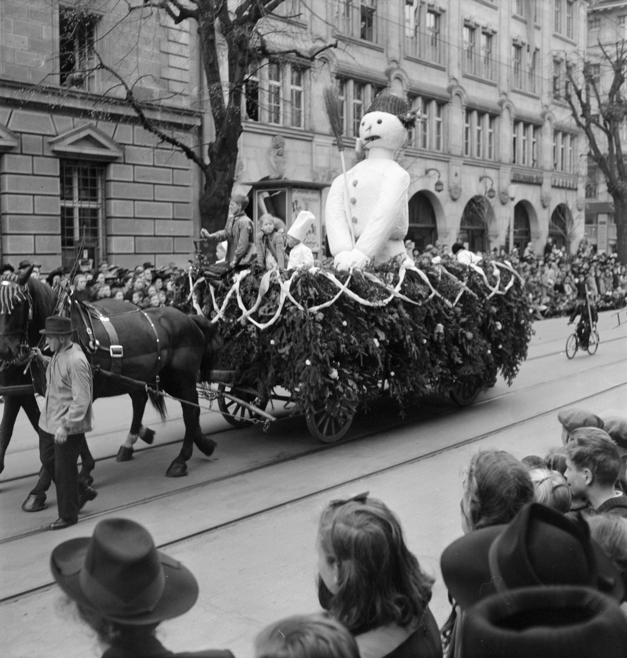 Le Böogg face à son destin en 1943.