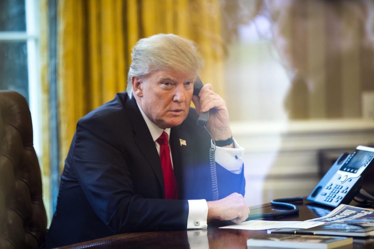trump al telefono