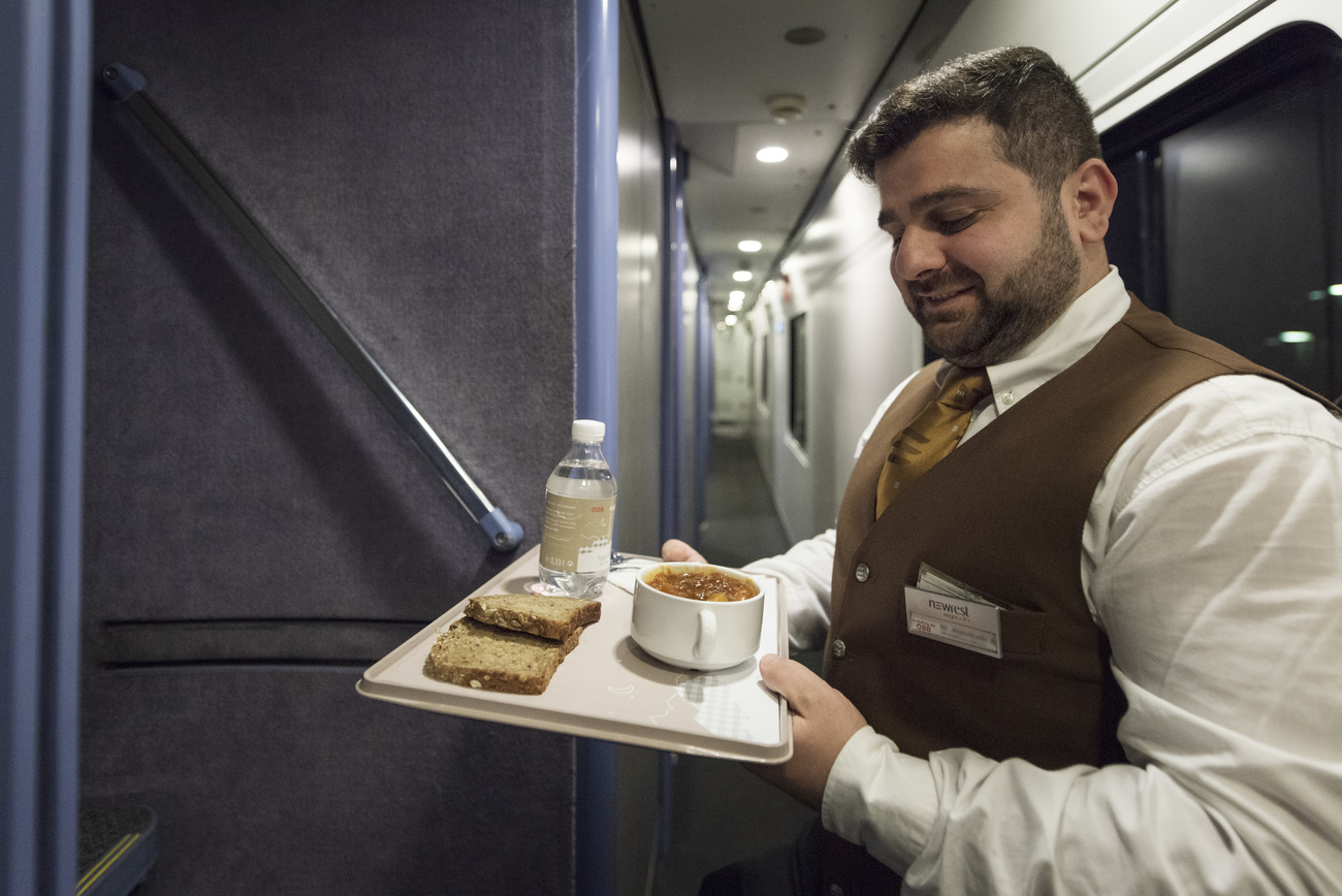 cameriere su un treno