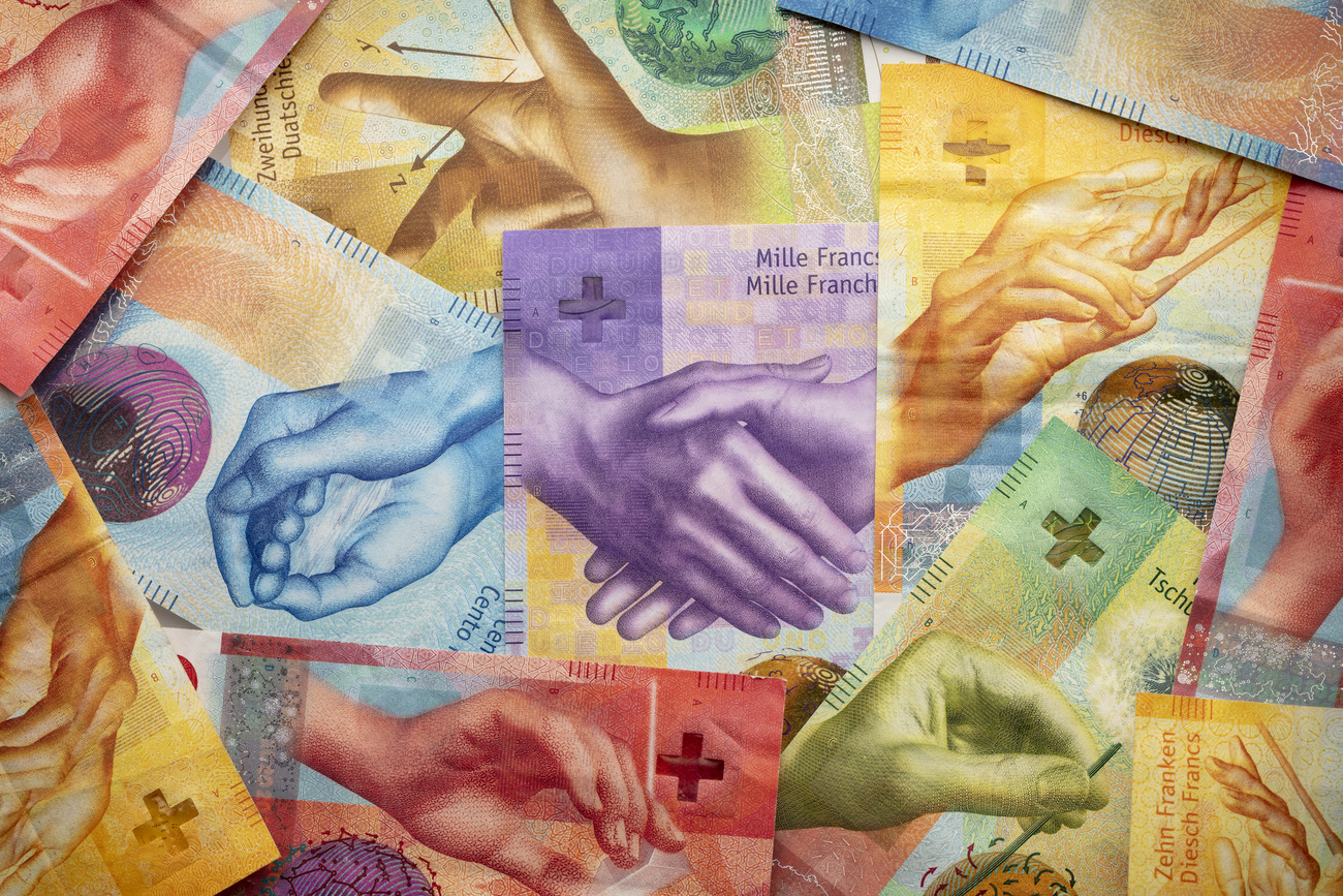 Detail view of the nineth Swiss banknote series: ten, twenty and fifty, hundred, two hundred and thousand Swiss franc note, photographed on November 7, 2019. (KEYSTONE/Gaetan Bally) Detailansicht der neunten Schweizer Banknoten-Serie: zehn, zwanzig, fuenfzig, hundert, zweihundert und tausend Franken, aufgenommen am 7. November 2019. (KEYSTONE/Gaetan Bally)