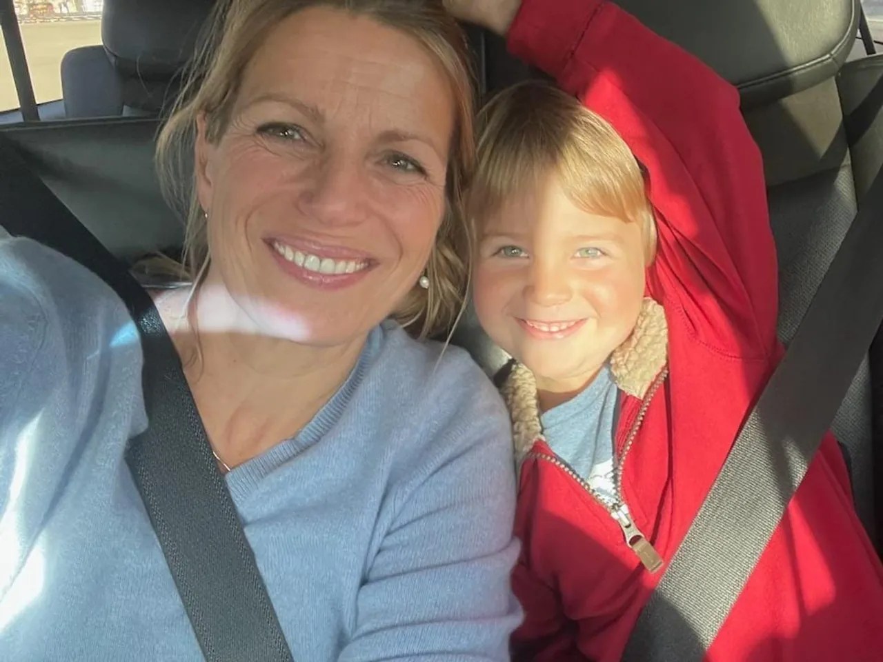 Korinna Sehringer mit ihrem vierjährigen Buben Julian.