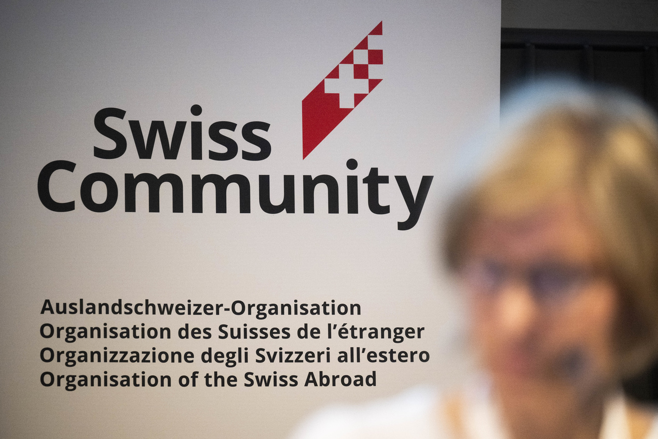 swiss abroad logo