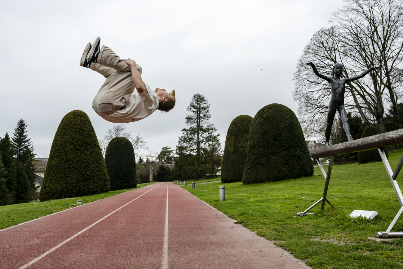 Caryl Cordt Moller durante un salto mortale