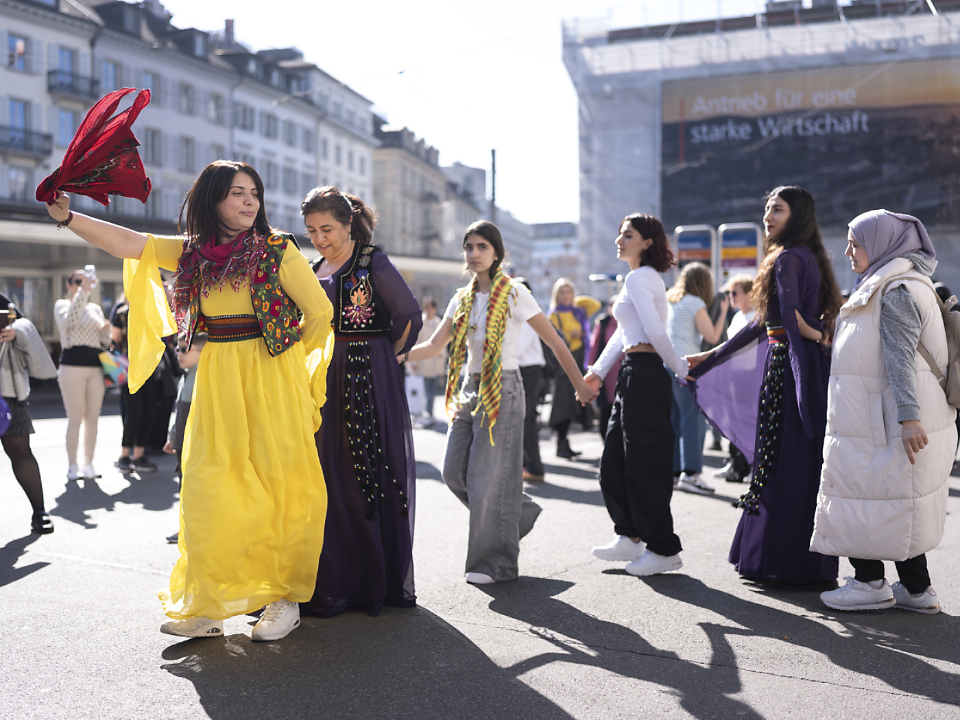 Around a thousand people take part in women's demonstration in Zurich