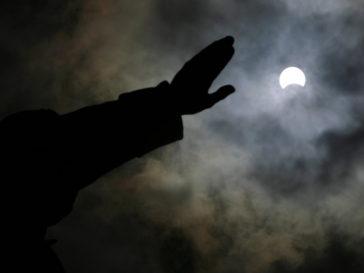Partial eclipse of the sun over Switzerland on Saturday