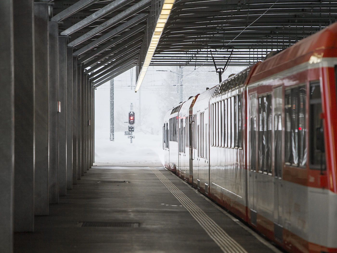 Another rockfall interrupts train route to Zermatt VS