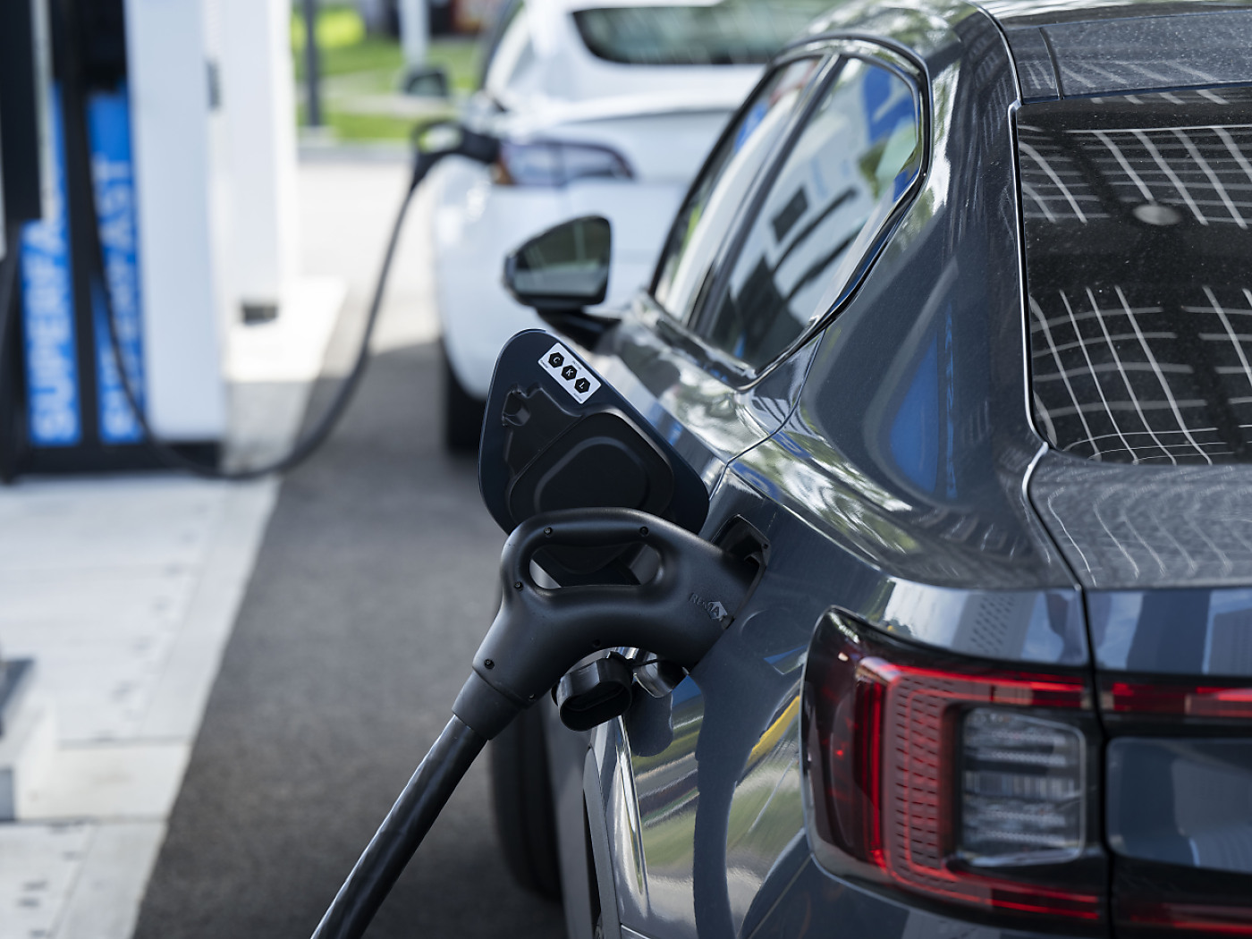 4.4 per cent electric cars in Switzerland