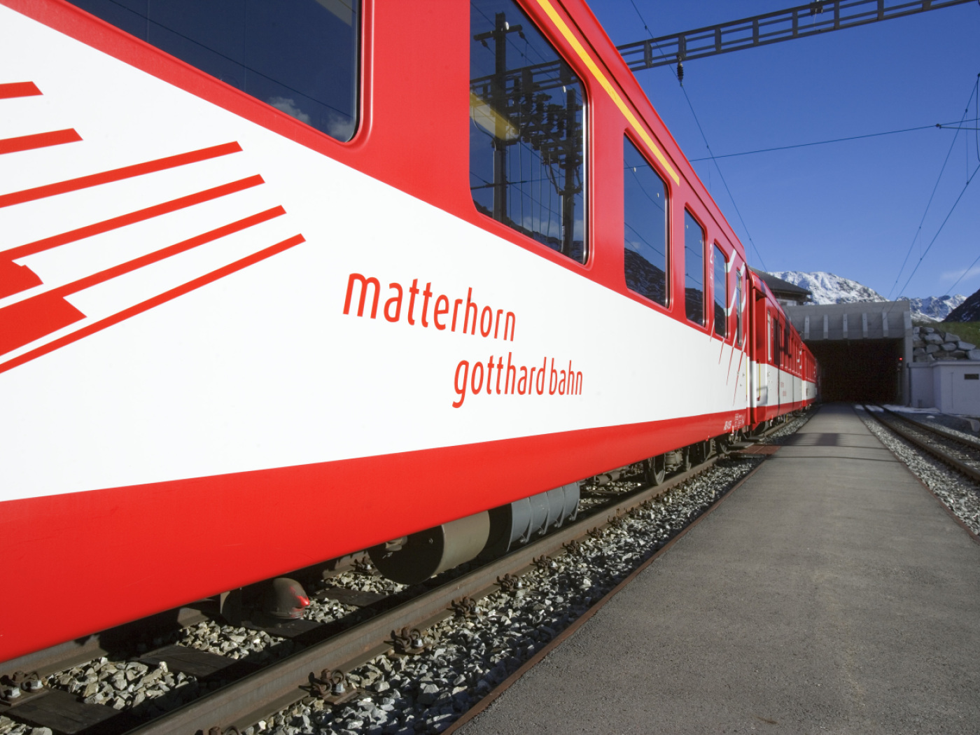 Train line to Zermatt VS open again after rockfall