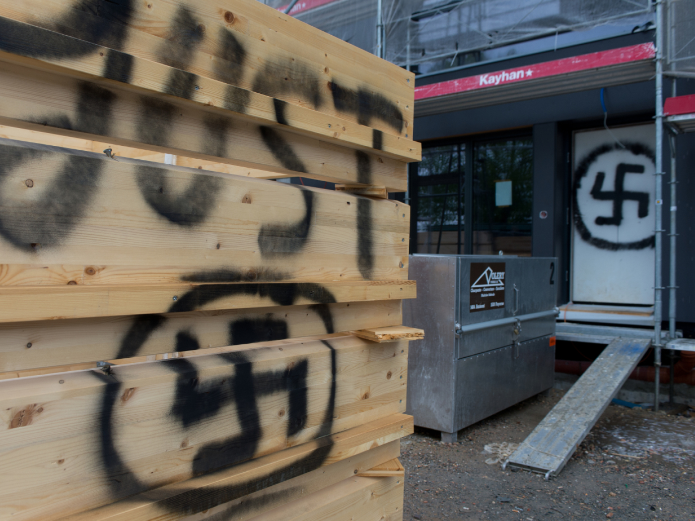 Majority wants to ban Nazi symbols in public