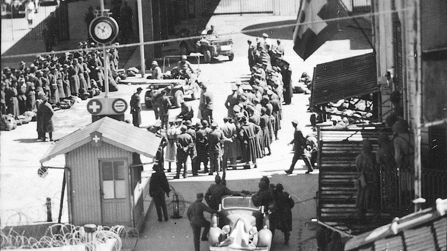 foto di soldati in bianco e nero