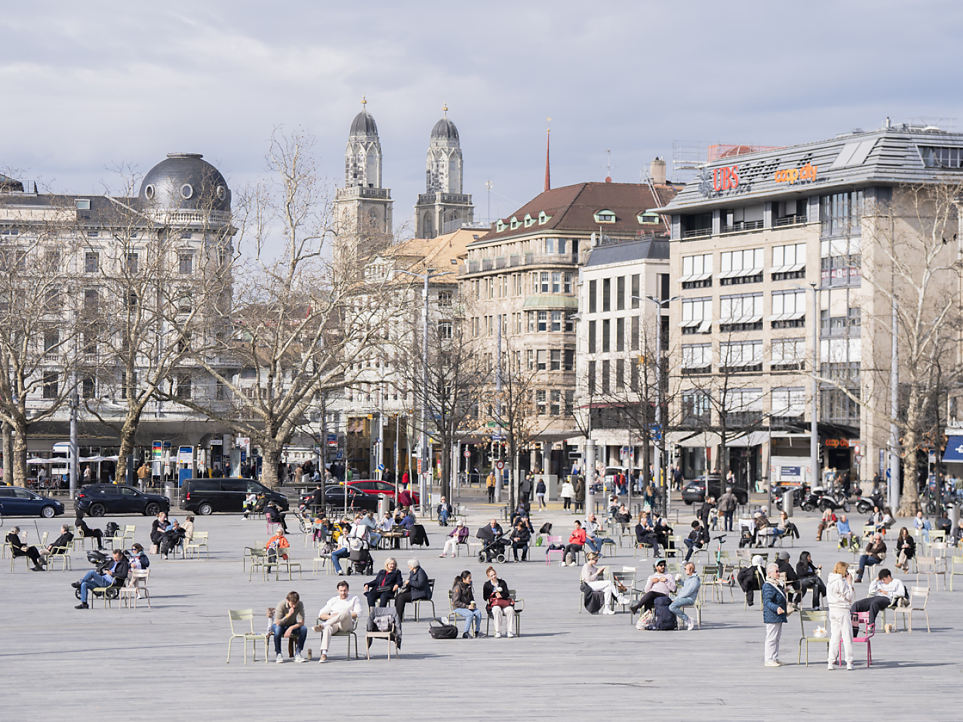 sechseläutenplatz di zurigo