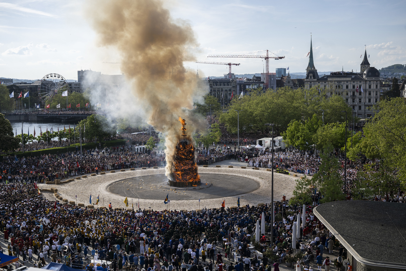 Il rogo del Böögg.