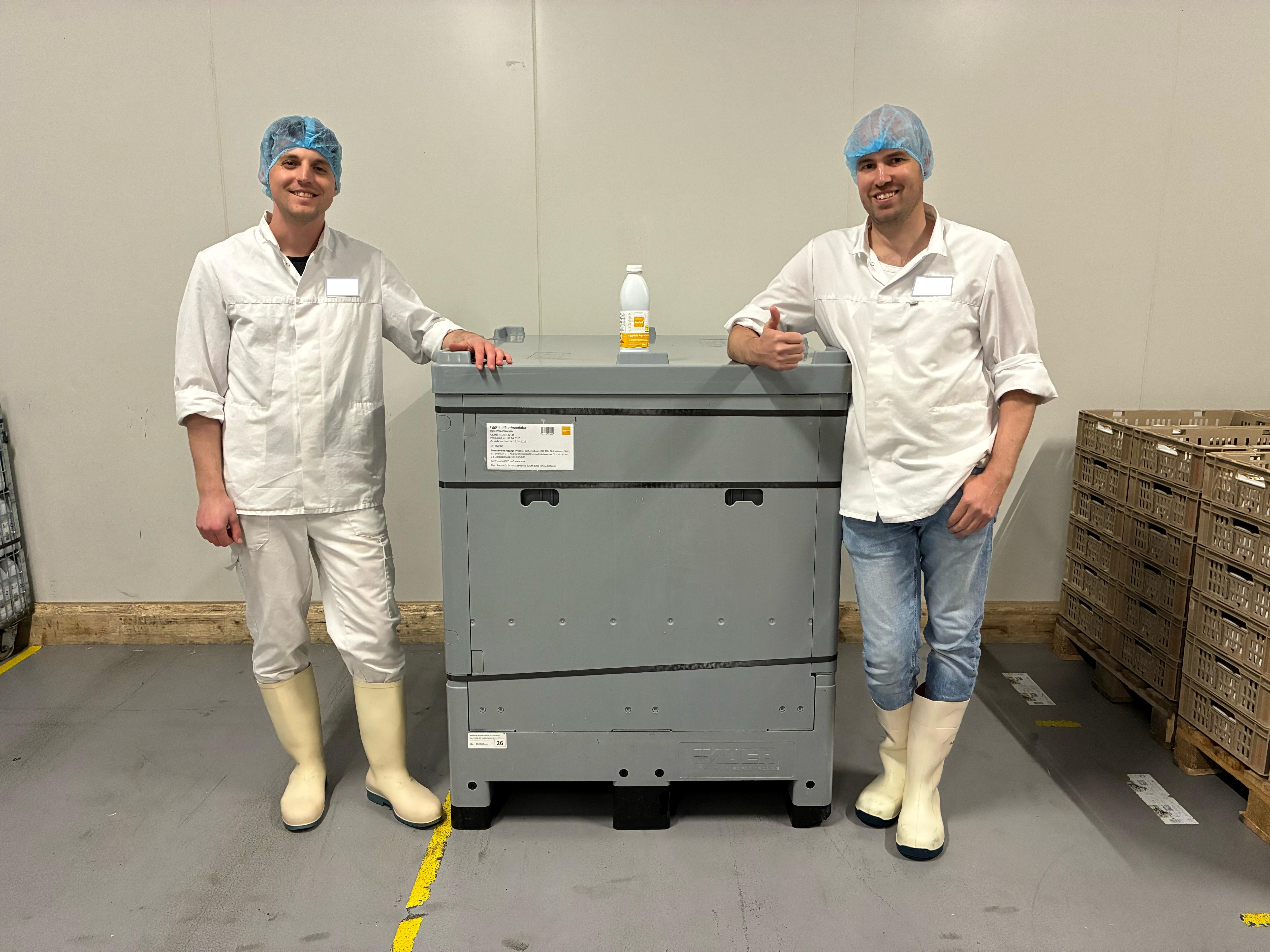 Большие контейнеры (1000 кг) с продукцией EggField готовы к отправке заказчикам для тестирования.