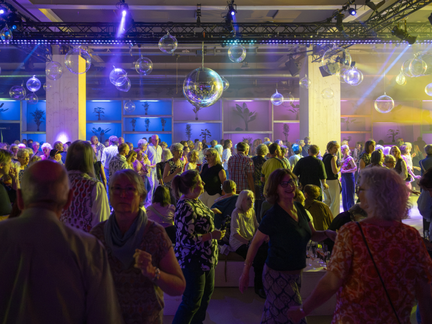 Record attempt as the world's largest over-60s disco before the ESC in Basel