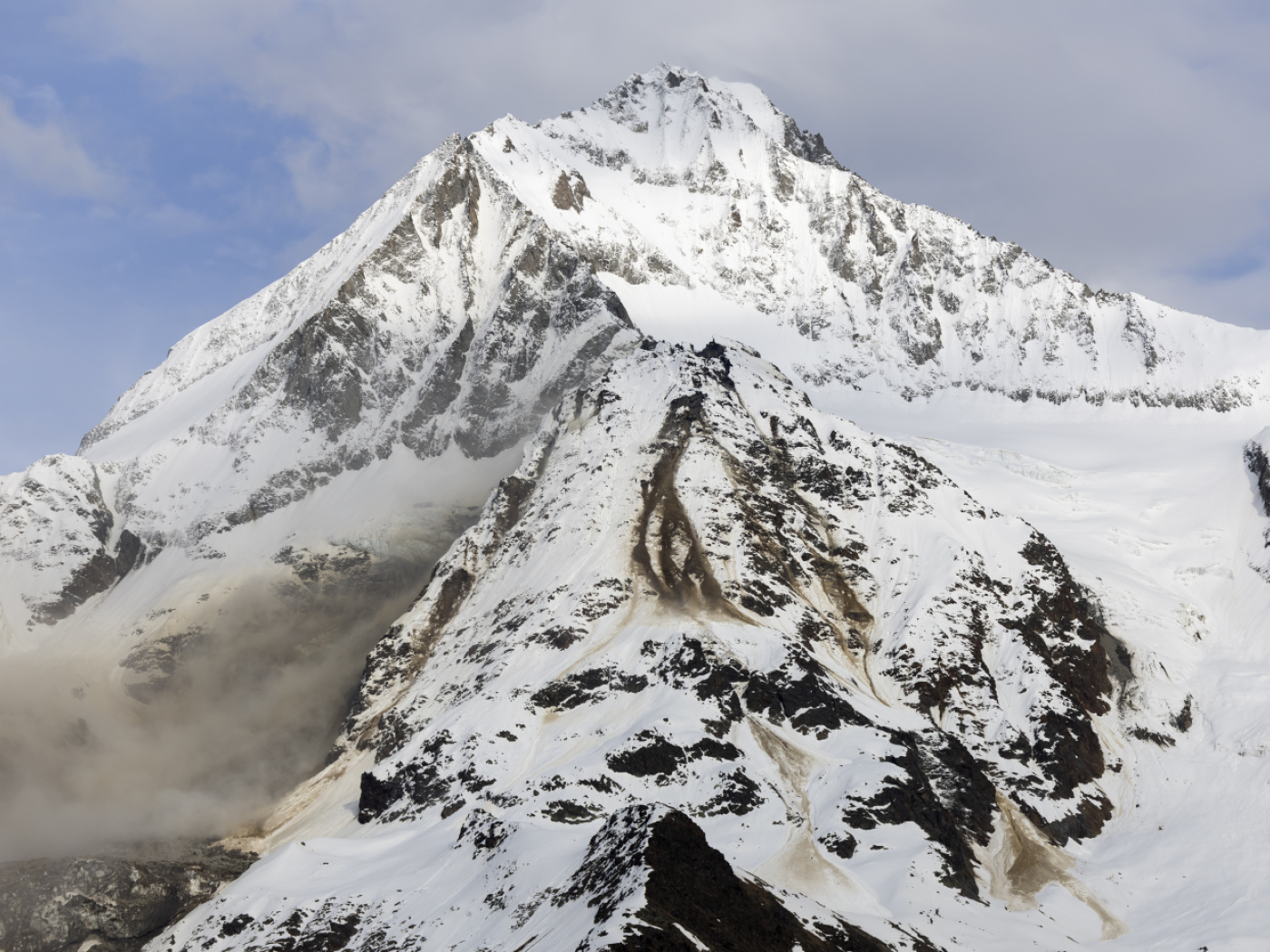 Situation above Blatten VS remained calm during the night